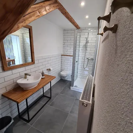 Gaestezimmer - Bed & Breakfast *