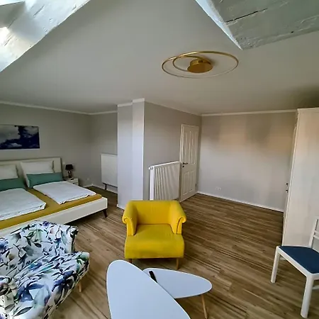 Gaestezimmer - Bed & Breakfast Treuen