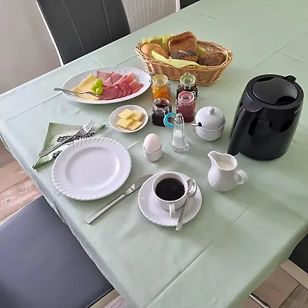 Bed & Breakfast Gaestezimmer - Treuen