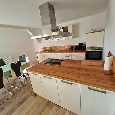 Gaestezimmer - Bed & Breakfast Treuen